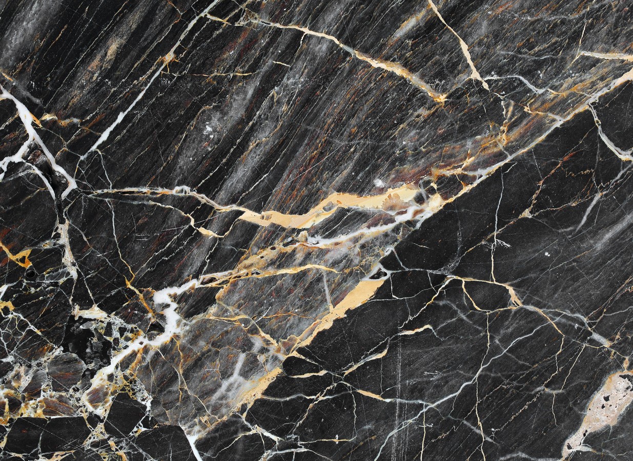 Papel pintado mural de mármol negro con vetas doradas y blancas  Kaelis Matter 684764