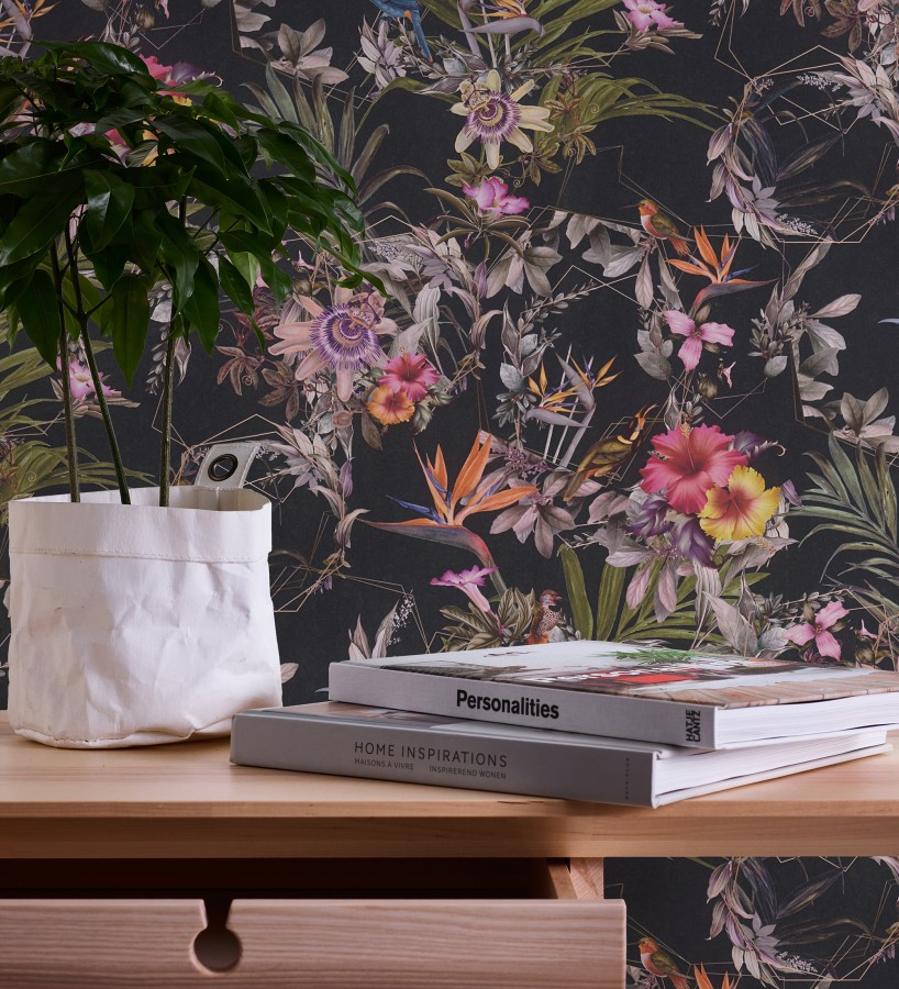 Papel pintado de flores tropicales y aves exóticas con diseño de selva densa  Zekko Savage 684791