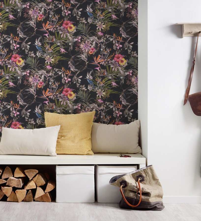 Papel pintado de flores tropicales y aves exóticas con diseño de selva densa  Zekko Savage 684791