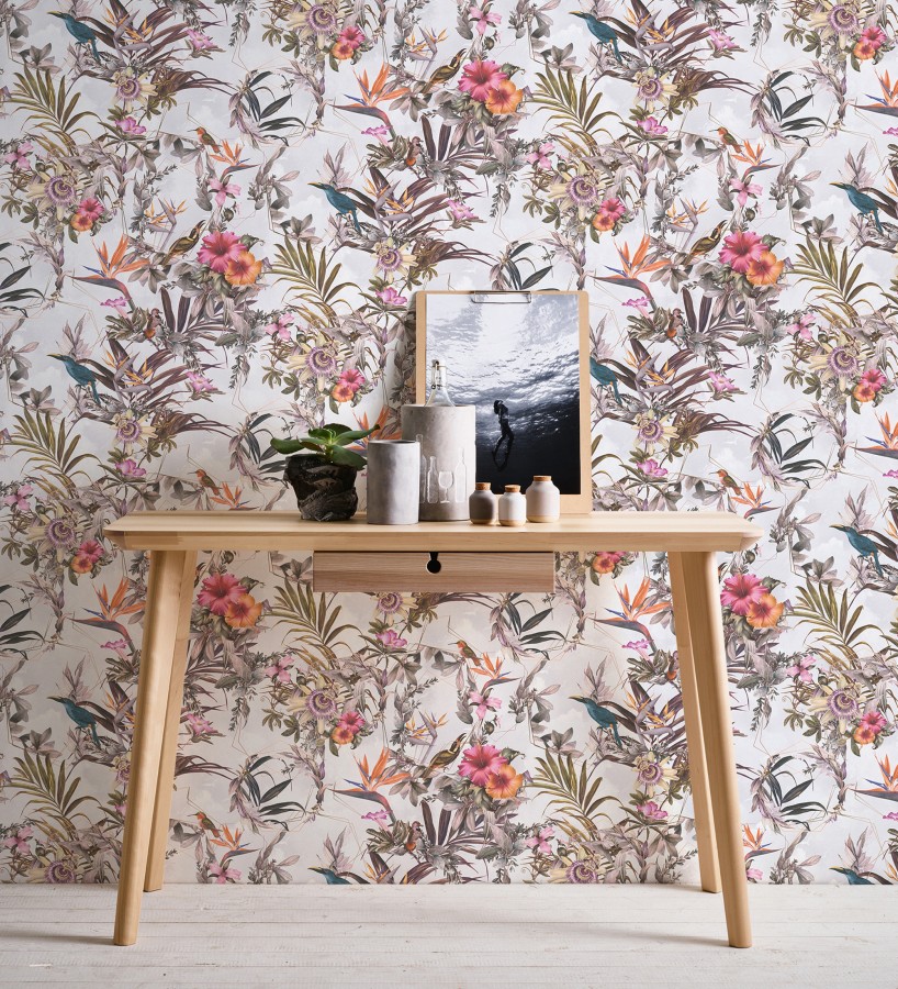 Papel pintado de flores tropicales y aves exóticas con diseño de selva densa  Zekko Savage 684797