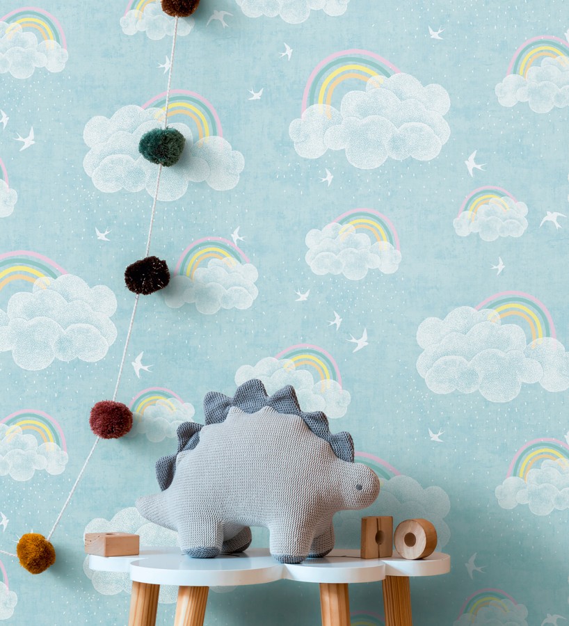 Papel pintado infantil de nubes con arcoíris y pájaros fondo azul  Iris Joy 684870