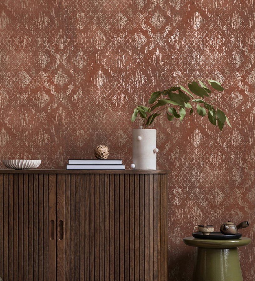 Papel pintado damasco pátina antigua dorado y burdeos  Roma Eternal 684918