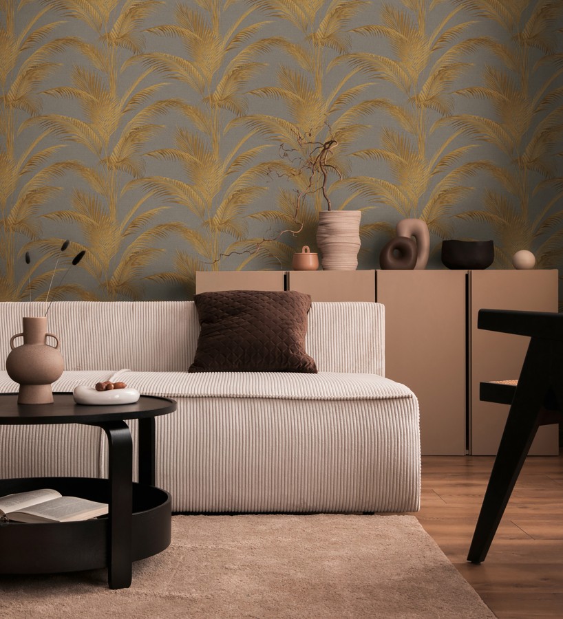 Papel pintado sutiles hojas palmera doradas fondo texturizado gris amarronado  Tulum Majestic 684930