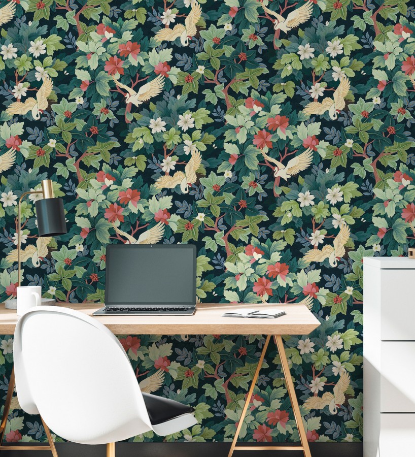 Papel pintado jardín japonés con grullas y flores fondo azul oscuro  Sakura Vibrant 684996