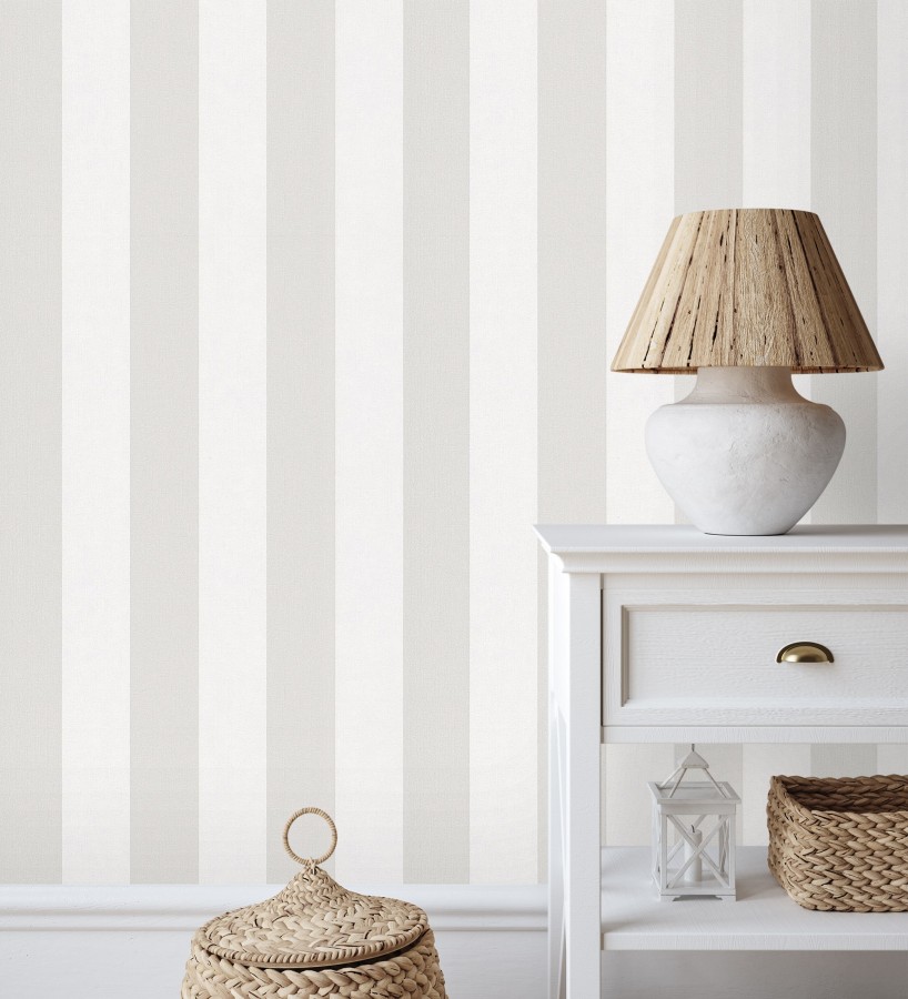 Papel pintado de rayas greige y blanca textura textil suave  Soren Stripe 685276