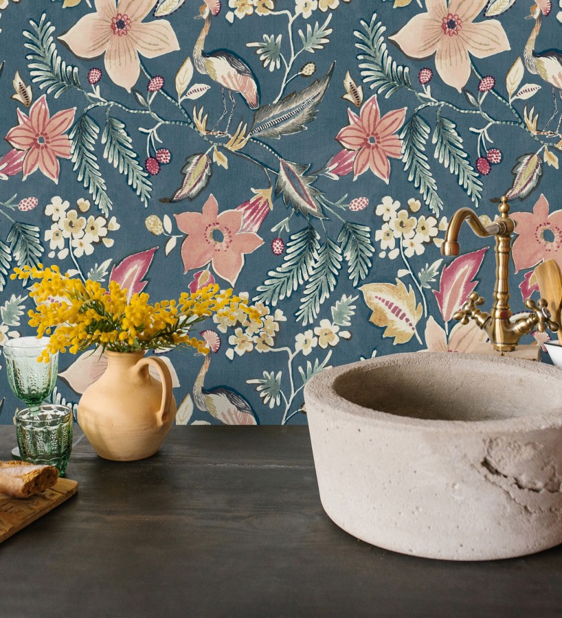 Papel pintado garza y flora exótica azul petróleo  Seraphina Garden 683804