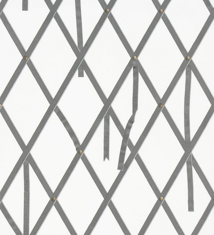 Papel pintado ornamental de rombos con lazos fondo blanco Batlló 563844