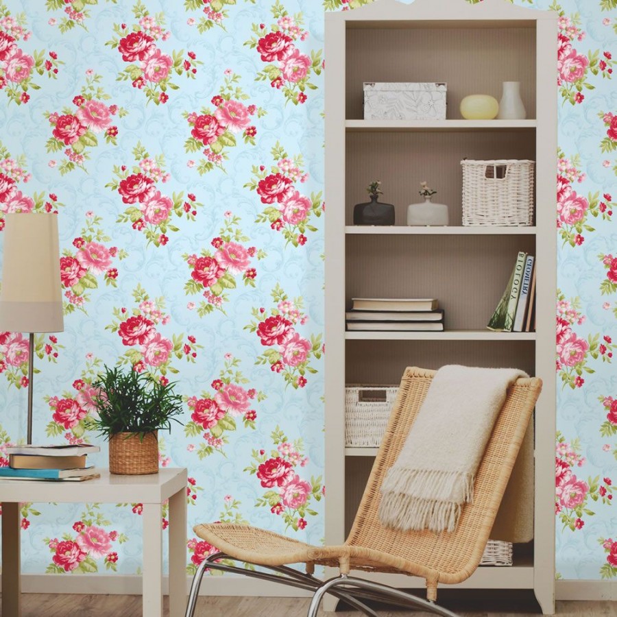 Papel pintado inglés con flores grandes románticas rosa oscuro fondo celeste aguamarina  Lolita 421558