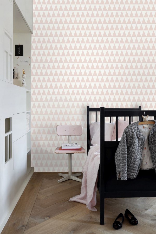 Papel pintado triángulos blanco y rosa estilo nórdico Nordem Mountains 676917