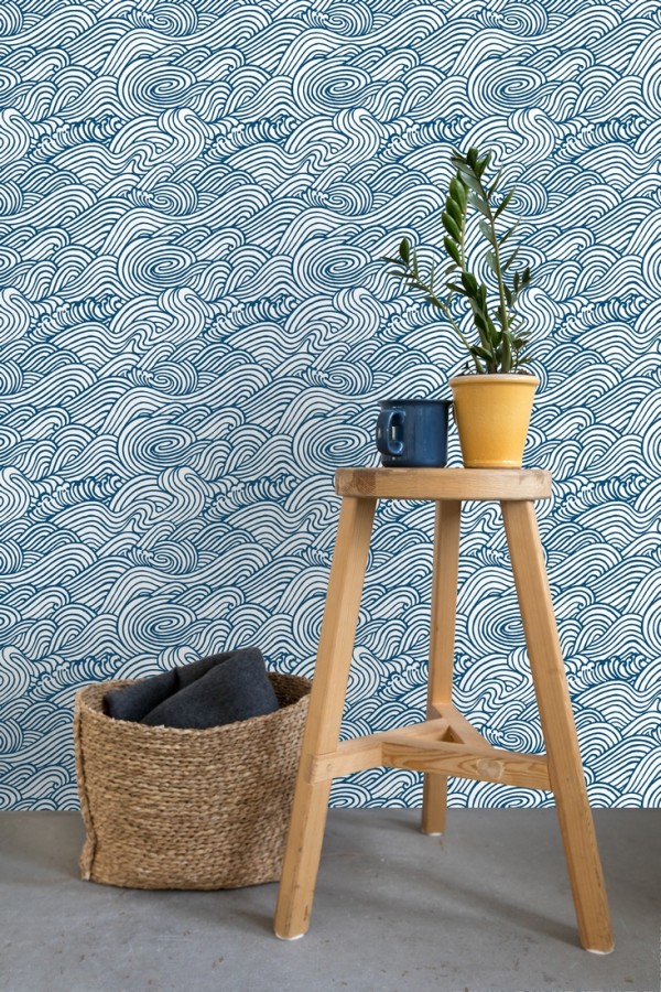 Papel pintado inspirado en las olas del mar en tonos azules Rolling Waves 679745