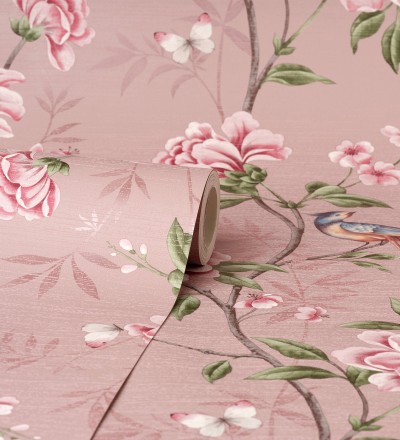 Papel pintado de pájaros y flores fondo texturizado efecto fibra vegetal rosa Nora Garden 681990