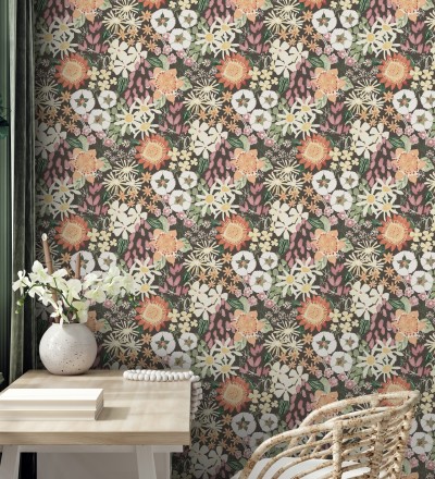Papel pintado jardín de flores fondo marrón oscuro estilo botánico Masie Garden 682059