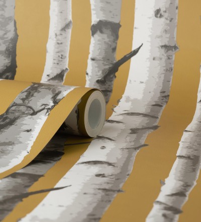 Papel pintado tronco de árboles estilo nórdico color mostaza Nordic Forest 682372
