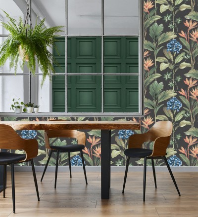 Papel pintado de flores del paraíso y hojas estilo tropical fondo negro Mia Orchid 682876
