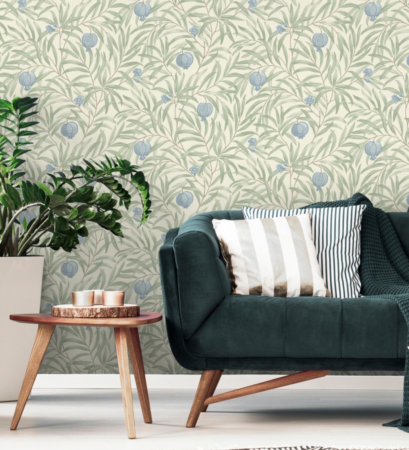 Papel pintado de frutos azules y hojas verdes fondo marfil claro  Parisian Fruit 682884