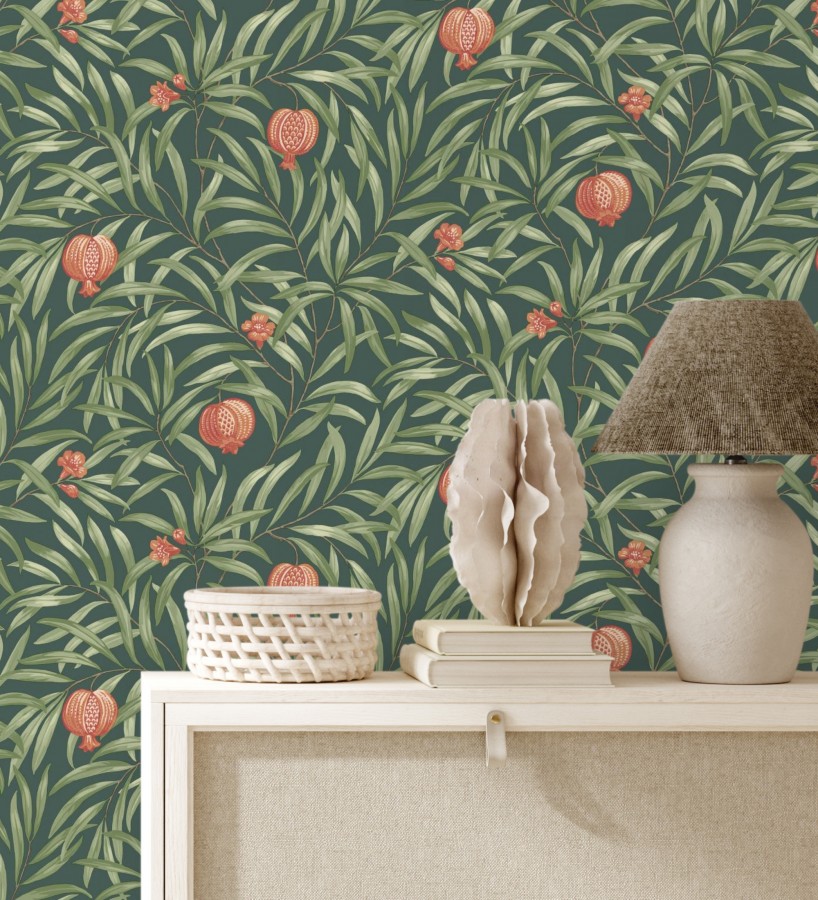 Papel pintado de frutos coral y hojas verde fondo verde oscuro  Parisian Fruit 682886