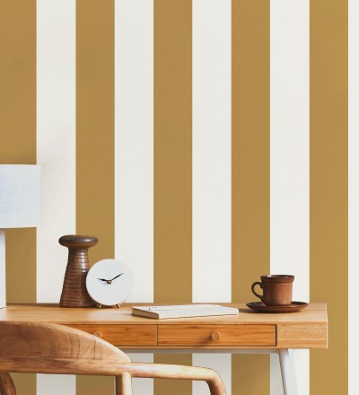 Papel pintado de rayas ocre con textura suave Dijon Stripes 682915