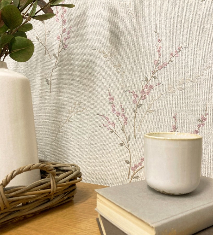 Papel pintado de rama de hojas estilo natural en fondo lino texturado  Harvest Whisper 683393