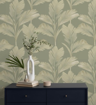 Papel pintado hojas de palma tropical color beige sobre fondo verde mate Areca 683586
