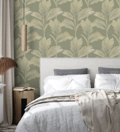 Papel pintado hojas de palma tropical color beige sobre fondo verde mate Areca 683586